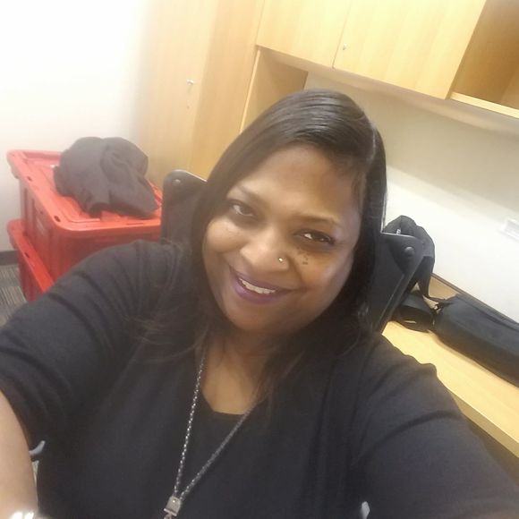 Meet your Posher, Tracey - Picture 1 of 1